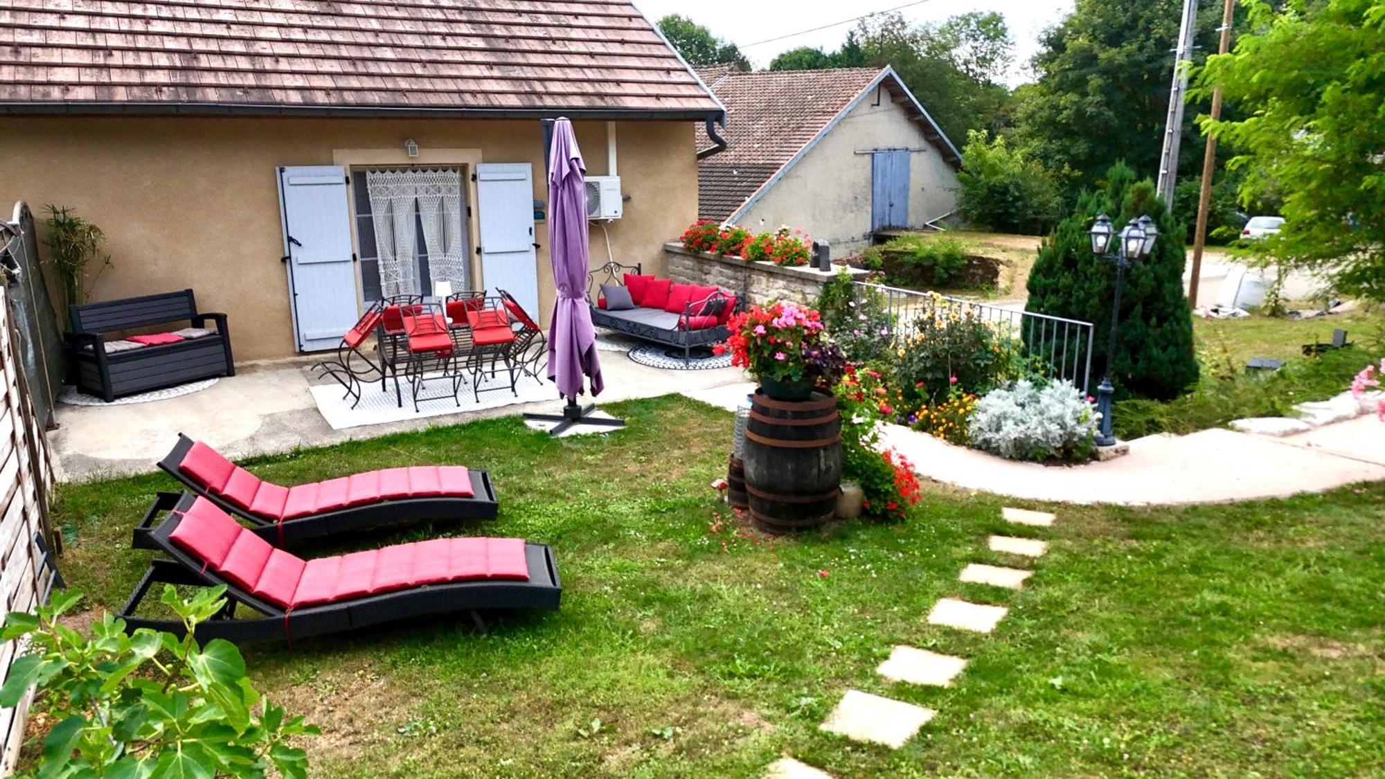 Apartment Au Coeur Du Jura Entre Comte Et Vin Jaune, Vin Jaune *